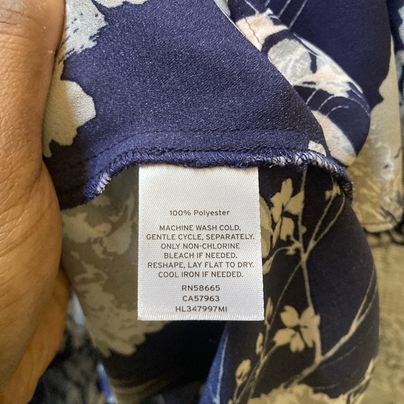 🏷 Chelsea28 | Cold-Shoulder Ruffle Sleeves Top - M, Blue/White Floral - Picture 6 of 6